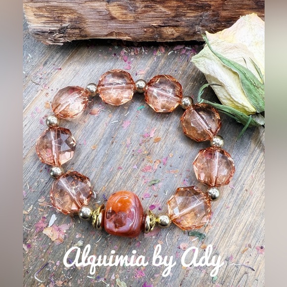 Big carnelian and acrylic translucent statement bracelet - Picture 1 of 1